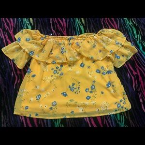 Off the shoulder top✨